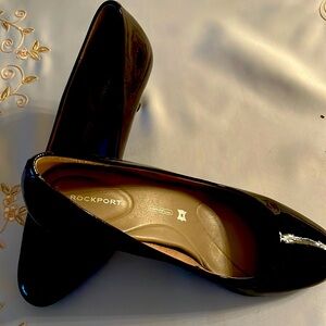 Rockport Seven to 7 Low Pump Black Patent Leather Round Toe Heel 7